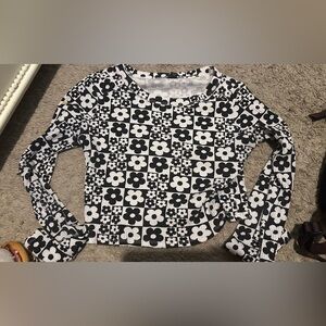 wild fable black and white flower shirt